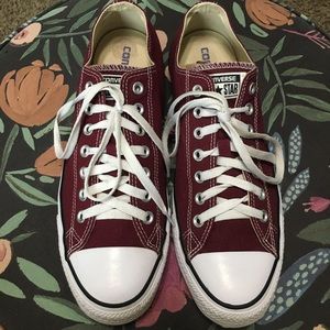 Burgundy Converse size 10.5 men’s 12.5 women’s